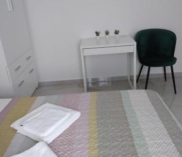 Pirovac Apartamento | Apartment with Terrace and Garden
