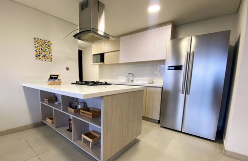 Envigado Apartamento | Apartamento con Terraza, Aire Acondicionado y Jacuzzi cerca del CC Viva Envigado