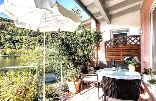 Bullay Apartamento | Apartment with terrace directly on the banks and with a view of the Moselle