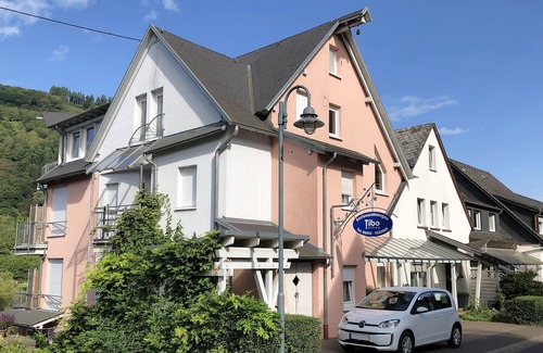 Bullay Apartamento | Apartment with terrace directly on the banks and with a view of the Moselle