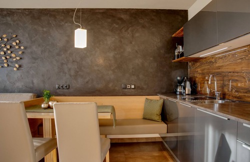 Rifiano Apartamento | Apartamento "Wohnung 2" con vistas a la montaña, piscina climatizada y Wi-Fi