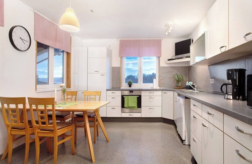 Meckenbeuren Apartamento | Apartamento 'Wohnung Beim Obsthof' con vistas a la montaña y Wi-Fi