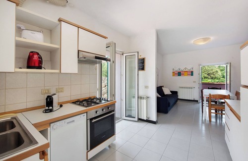 Celle Ligure Apartamento | Apartamento 'Zafferano Suites - Mirto' con vistas al mar, terraza privada y Wi-Fi