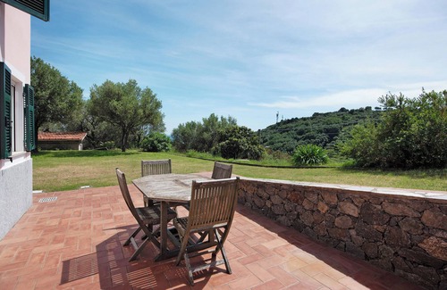 Celle Ligure Apartamento | Apartamento 'Zafferano Suites - Mirto' con vistas al mar, terraza privada y Wi-Fi