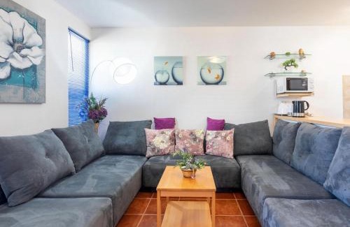 Supetar Apartamento | Apartment Zara - Two Bedroom Apartment with Balcony - ST