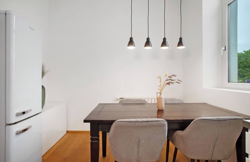 Bregenz Apartamento | Apartamento 'Zeitlos Zuhause Bregenz' con terraza privada y Wi-Fi