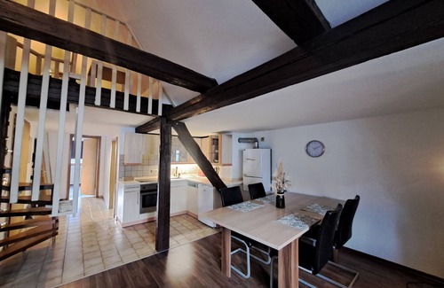 Gunzenhausen Apartamento | Apartamento "Zentrale Altbau Fewo Marktplatz" con wifi