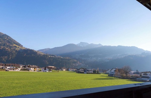 Zell am Ziller Apartamento | Apartamento 'Zillertal Arena 4er' con vistas a la montaña, balcón y Wi-Fi
