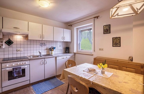 Terento Apartamento | Apartamento "Zirme" cerca de zonas de esquí y senderismo con vistas a la montaña, Wi-Fi y jardín