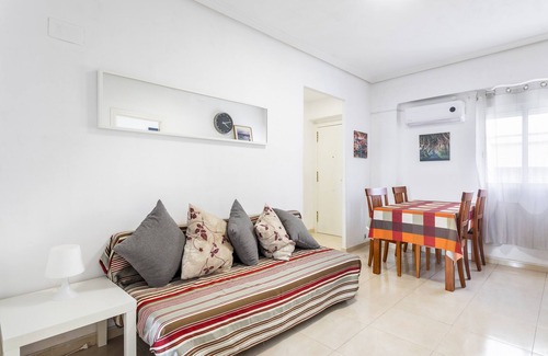 Benicalap Apartamento | Apartamento 'Zona Garbí - B' con Wi-Fi y aire acondicionado