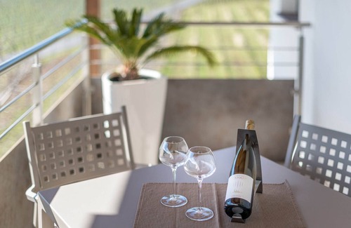 Tramin Apartamento | Apartamento 'Südost' con balcón privado, piscina y Wi-Fi