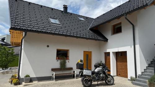 Preddvor Apartamento | Apartments Šlosarjeva Hiša Nature & Tradition