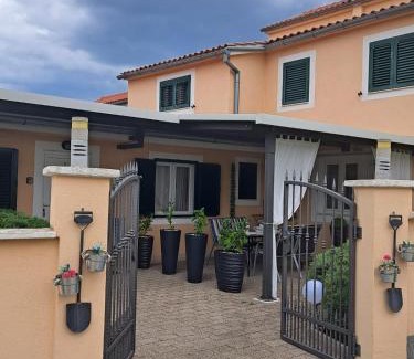 Bicine Casa | Apartments Anđela
