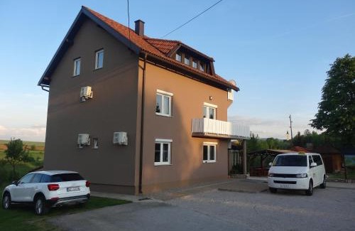 Dreznik Grad Casa | Apartments and Rooms Kristina