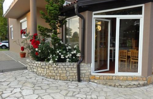 Dreznik Grad Casa | Apartments and Rooms Kristina