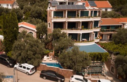 Sveti Stefan Cama Y Desayuno | Apartments and Rooms Levantin Inn