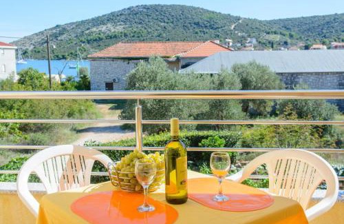 Vinisce Casa | Apartments Anton