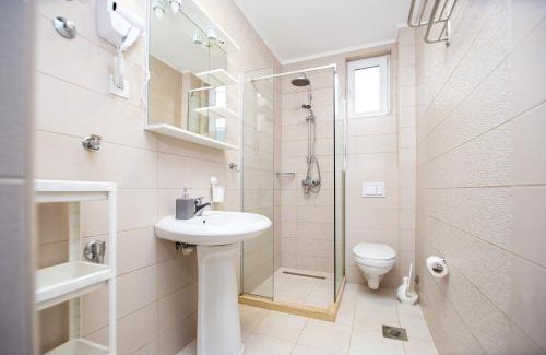 Dobra Voda Apartamento | Apartments AriaSana-5m from the beach
