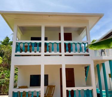 Little Corn Island Apartamento | Apartments at Los Delfines Little Corn