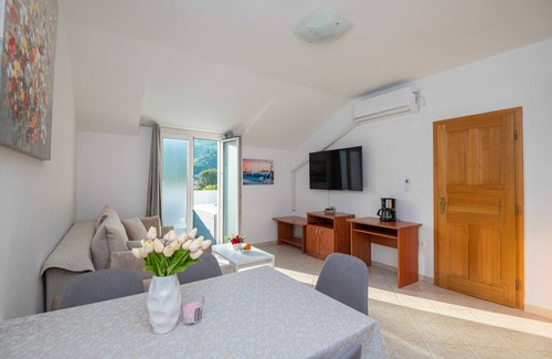 Komolac Apartamento | Apartments Azzurro- One Bedroom Apartment with Terrace and Hot Tub