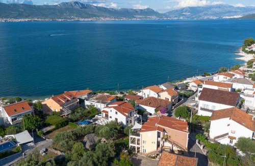 Arbanija Apartamento | Apartments Belmat
