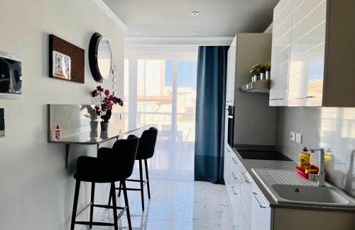 Tower Road Apartamento | Apartments by Sliema promenade and beach