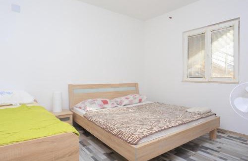 Seget Vranjica Apartamento | Apartments by the sea Seget Vranjica, Trogir - 17989