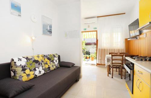 Seget Vranjica Apartamento | Apartments by the sea Seget Vranjica, Trogir - 18487