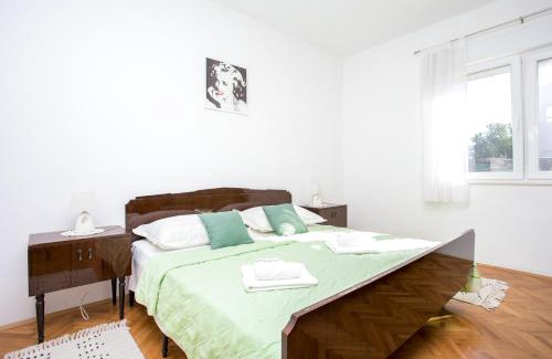 Kastel Stafilic Apartamento | Apartments by the sea Kastel Stafilic, Kastela - 21145