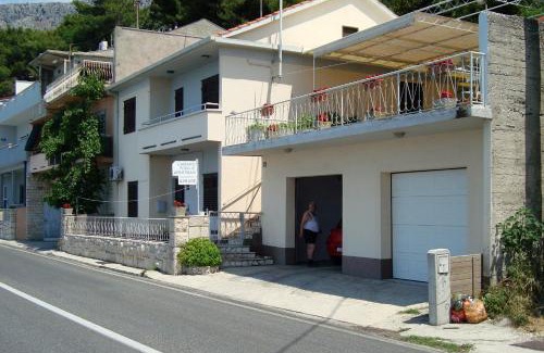 Dugi Rat Apartamento | Apartments by the sea Mali Rat (Omis) - 2811