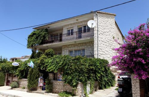 Vinisce Apartamento | Apartments by the sea Vinisce, Trogir - 4892