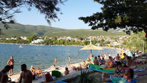 Gornji Karin Apartamento | Apartments Cherry