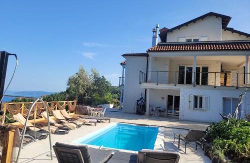 Lovran Apartamento | Apartments Chiara mit Meerblick und Pool und Jacuzzi