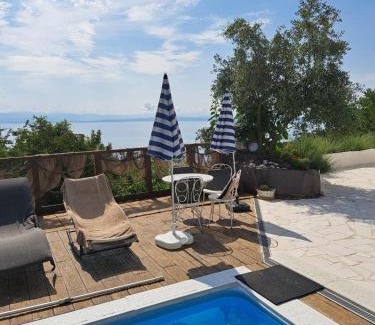 Lovran Apartamento | Apartments Chiara mit Meerblick und Pool und Jacuzzi