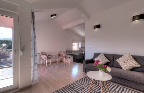Tomicici Apartamento | Apartments Delfin