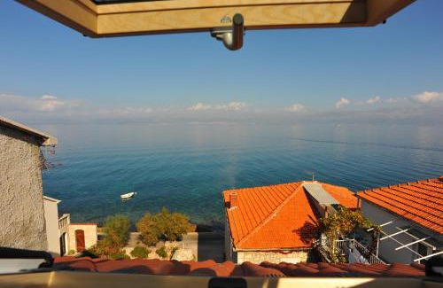 Cove Makarac (Milna) Casa | Apartments Desirée