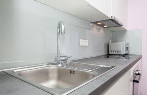 Bol Apartamento | Apartments Dva Galeba - Standard One Bedroom Apartment with Partial Sea View 106