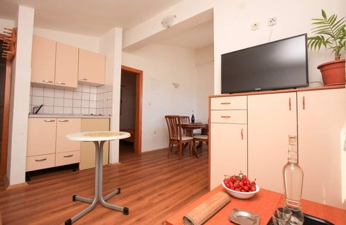 Putnikovic Apartamento | Apartments Ereš Zuronja-One-Bedroom Apartment with Sea View 2