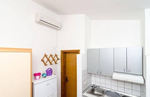 Putnikovic Apartamento | Apartments Ereš Zuronja-One-Bedroom Apartment with Sea View 1