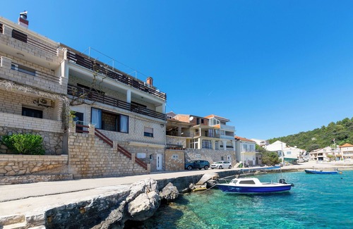 Zavalatica Apartamento | Apartments First row (97721-A2) - Zavalatica