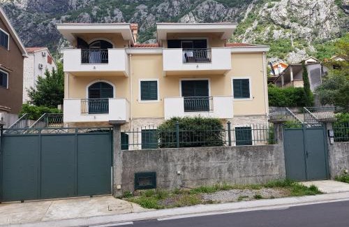 Dobrota Casa | Apartments G. Jovanovic