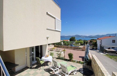 Drace Apartamento | Apartments Gusti - Studio Apartment with Terrace and Sea View