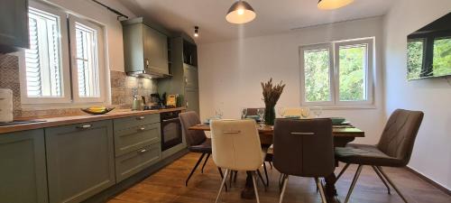 Stari Grad Apartamento | Apartments Hvaranin