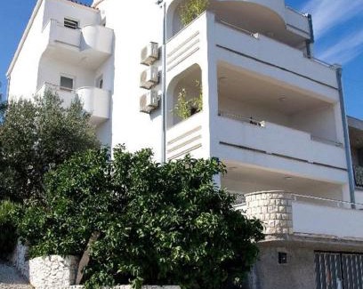 Arbanija Apartamento | Apartments in Villa TOP TROGIR