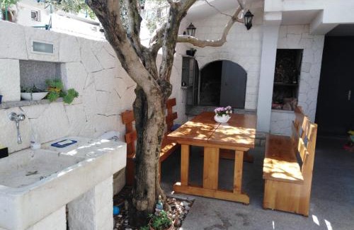 Arbanija Apartamento | Apartments in Villa TOP TROGIR