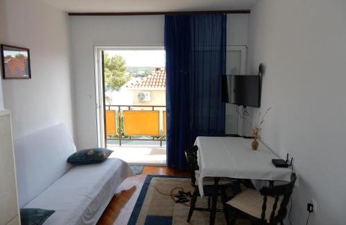 Loviste Apartamento | Apartments Indira