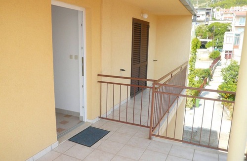 Istok Apartamento | Apartments Justina, (16427), Makarska, Croatia