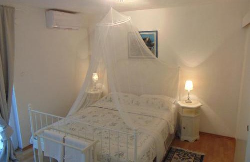 Milcetici Apartamento | Apartments Karolina