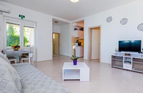 Krucica Apartamento | Apartments Kola's Mill - Comfort One Bedroom Apartment with Terrace and Sea View A1