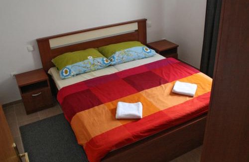 Cove Makarac (Milna) Apartamento | Apartments Kristina